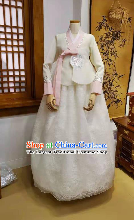 Korean Wedding Hanbok Clothing Bride Embroidered Beige Blouse and Dress Garments Asian Korea Traditional Fashion