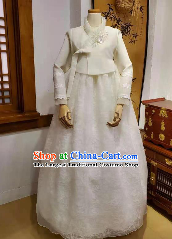 Asian Korea Traditional Fashion Korean Wedding Hanbok Clothing Bride White Blouse and Dress Garments