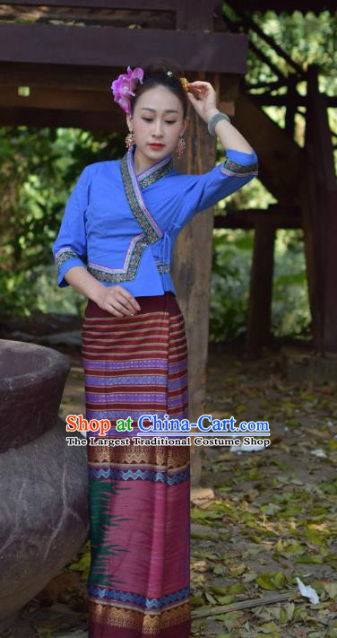 China Dai Nationality Young Woman Clothing Yunnan Ethnic Water Sprinkling Festival Blue Blouse and Wine Red Brocade Skirt Uniforms