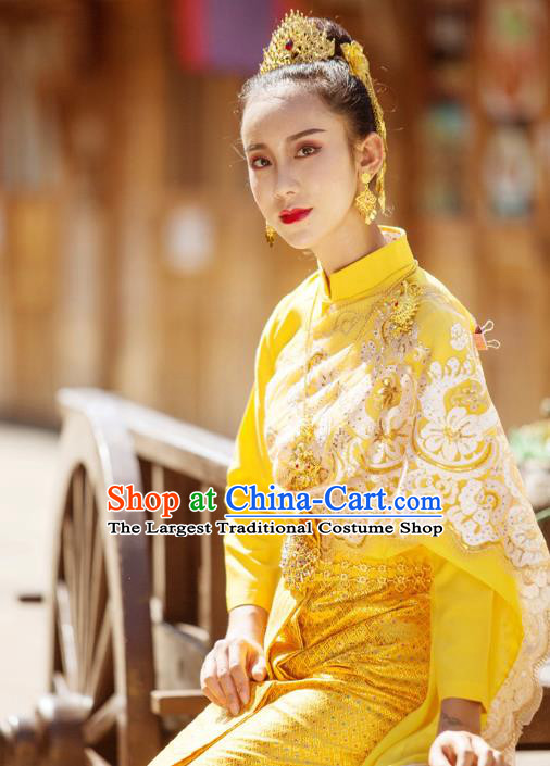 Asian Thai Court Woman Dress Clothing Traditional Thailand Princess Consort Golden Blouse and Skirt Uniforms