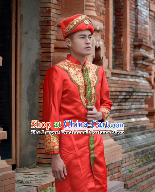 Thailand Traditional Bridegroom Costumes Asian Thai Prince Wedding Red Long Gown Clothing and Hat