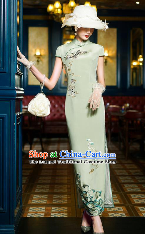 China Classical Embroidered Green Silk Cheongsam Traditional Minguo Shanghai Young Concubine Qipao Dress