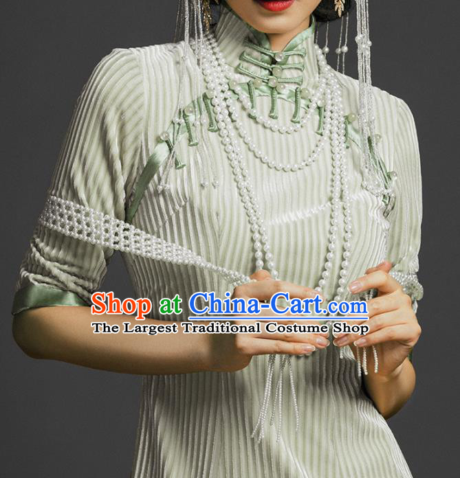 China Classical Stand Collar Cheongsam Traditional Young Lady Light Green Qipao Dress