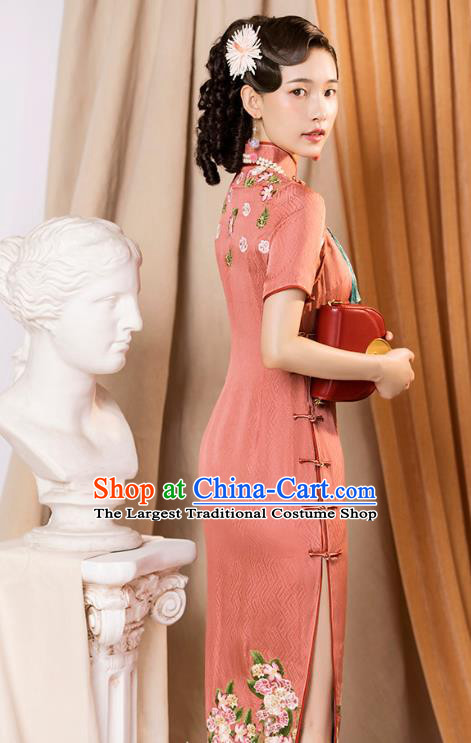 China Classical Embroidered Red Silk Cheongsam Traditional Minguo Shanghai Woman Qipao Dress