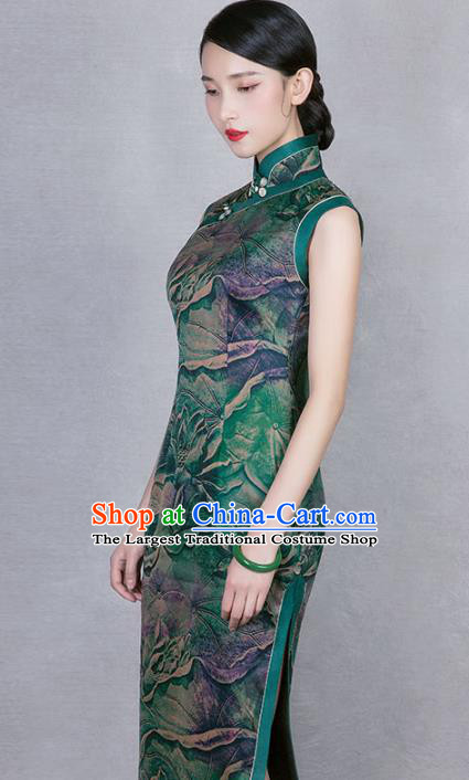 China Classical Green Gambiered Guangdong Gauze Cheongsam Traditional Lotus Pattern Silk Qipao Dress