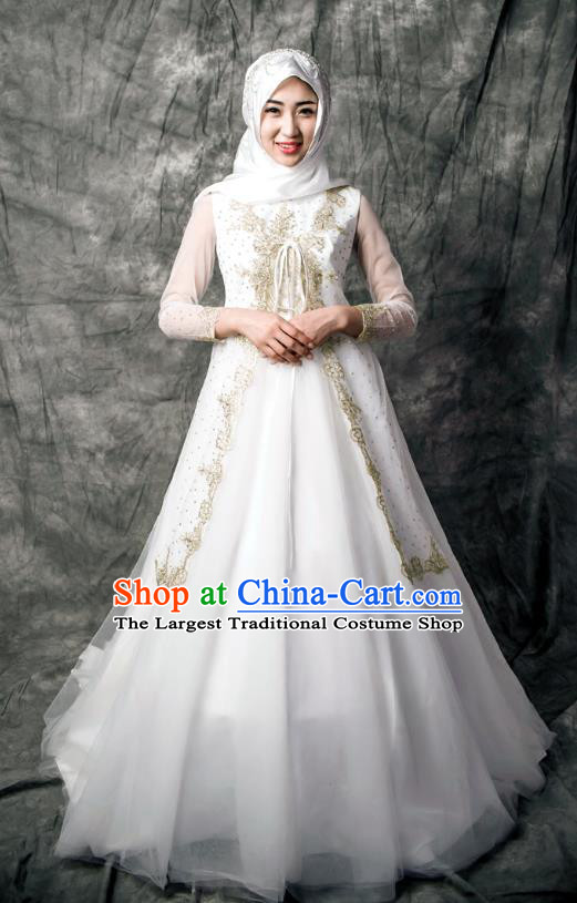Chinese Classical Embroidered White Full Dress Traditional Hui Nationality Wedding Garment Costumes Ethnic Bride Clothing