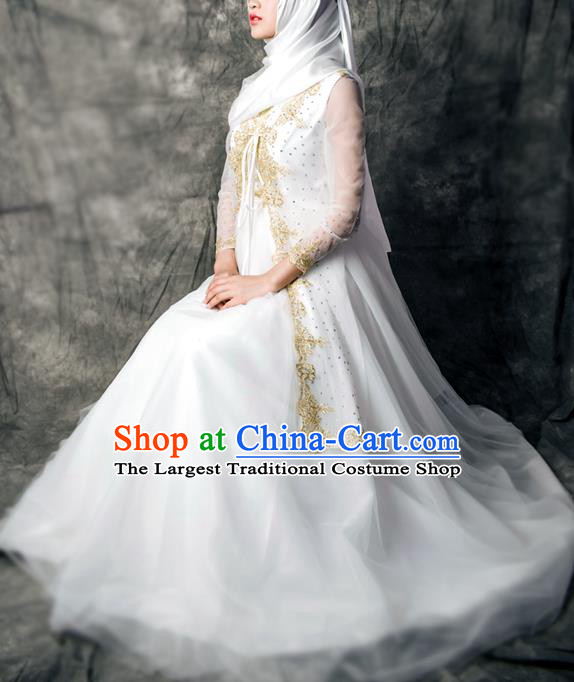 Chinese Classical Embroidered White Full Dress Traditional Hui Nationality Wedding Garment Costumes Ethnic Bride Clothing