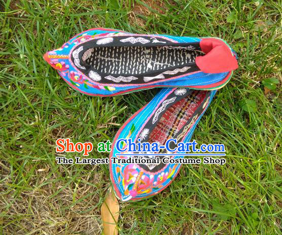 Chinese Traditional Yi Nationality Folk Dance Shoes Yunnan Ethnic Blue Embroidered Shoes National Cloth Shoes
