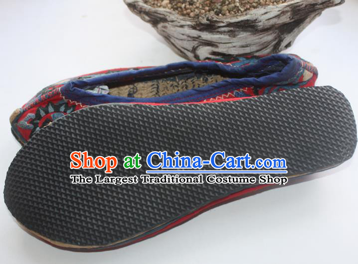 Chinese Traditional Yi Nationality Strong Cloth Soles Shoes Yunnan Ethnic Wedding Shoes National Handmade Red Embroidered Shoes