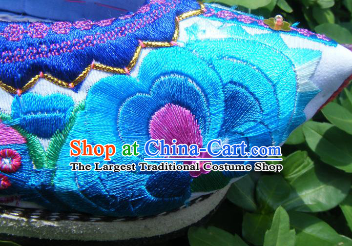 Chinese Traditional Yi Nationality Strong Cloth Soles Shoes Yunnan Ethnic Woman Shoes National Handmade Blue Satin Embroidered Shoes