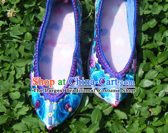 Chinese Traditional Yi Nationality Strong Cloth Soles Shoes Yunnan Ethnic Woman Shoes National Handmade Blue Satin Embroidered Shoes