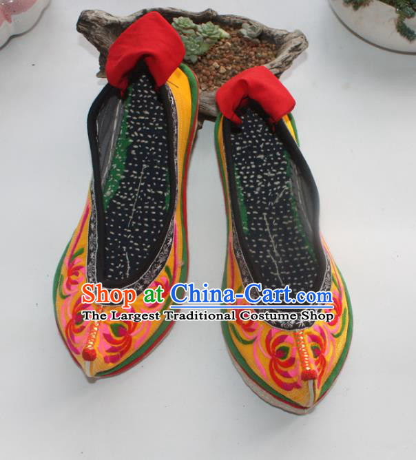 Chinese National Handmade Yellow Satin Embroidered Shoes Traditional Yi Nationality Strong Cloth Soles Shoes Yunnan Ethnic Woman Shoes