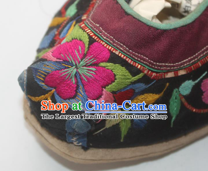Chinese Handmade Black Embroidered Shoes Traditional Yunnan Nationality Woman Shoes National Strong Cloth Soles Shoes