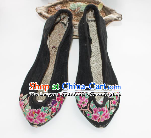 Chinese Traditional Yi Nationality Shoes National Strong Cloth Soles Shoes Ethnic Dance Shoes Handmade Black Embroidered Shoes