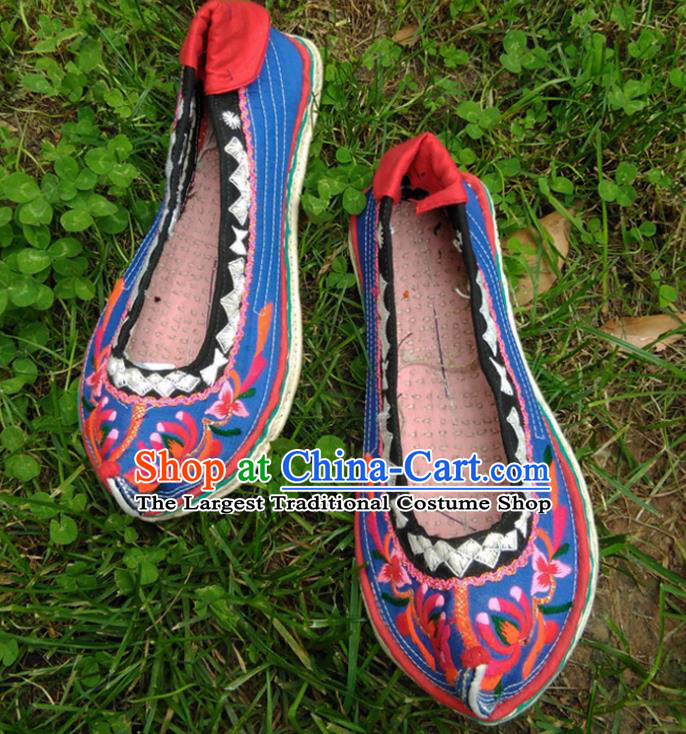 Chinese Traditional Yi Nationality Shoes Yunnan Ethnic Woman Shoes National Embroidered Blue Cloth Shoes