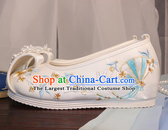Chinese Ancient Princess Shoes Ming Dynasty White Embroidered Shoes Pearls Tassel Shoes Traditional Hanfu Shoes