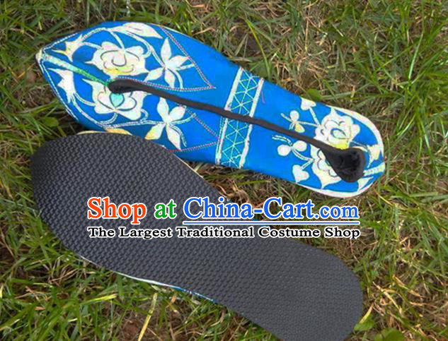 Chinese National Blue Cloth Shoes Traditional Dance Shoes Yunnan Ethnic Embroidered Shoes