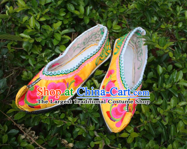 Chinese Handmade Strong Cloth Soles Shoes Yi Ethnic Female Shoes Traditional Yellow Satin Embroidered Shoes