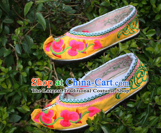 Chinese Handmade Strong Cloth Soles Shoes Yi Ethnic Female Shoes Traditional Yellow Satin Embroidered Shoes