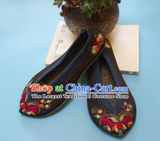 Chinese Folk Dance Brown Shoes Traditional Yi Nationality Embroidered Butterfly Shoes Handmade Strong Cloth Soles Shoes