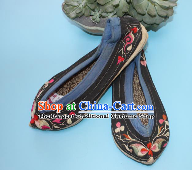 Chinese Traditional Ethnic Black Embroidered Shoes Handmade Yi Nationality Woman Shoes Yunnan Folk Dance Shoes