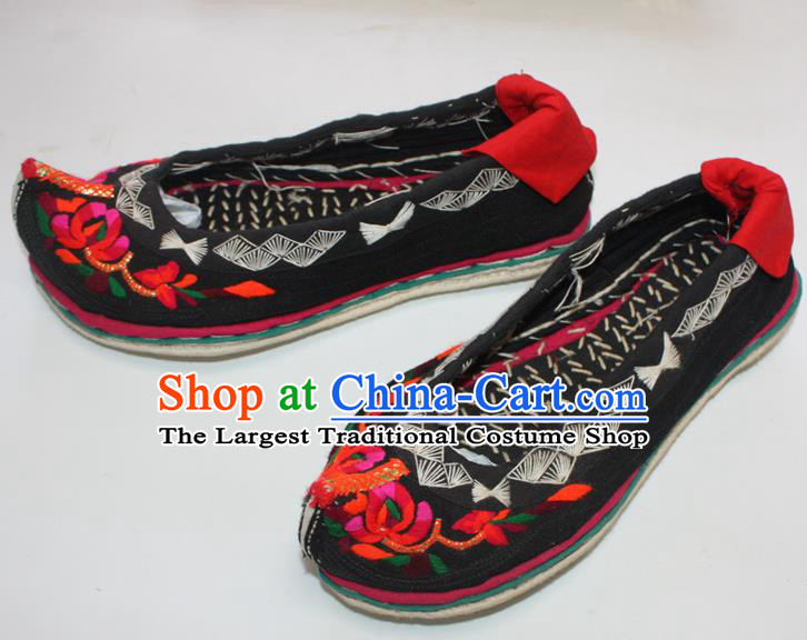 Chinese Yi Ethnic Female Shoes Traditional Black Embroidered Shoes Handmade Strong Cloth Soles Shoes