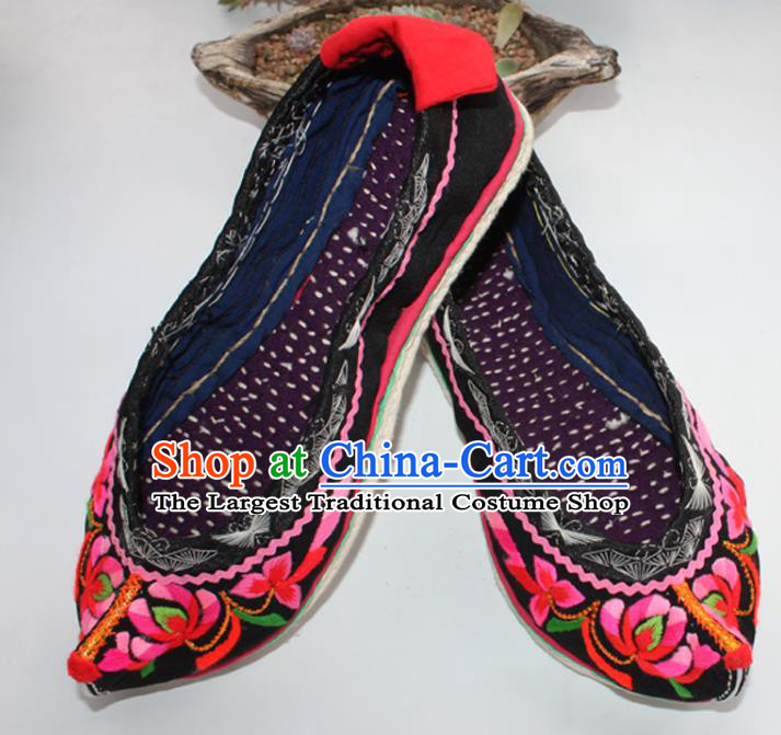 Chinese Handmade Yi Nationality Female Shoes Yunnan Black Satin Shoes Traditional Ethnic Embroidered Shoes