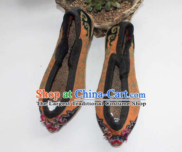 Chinese Handmade Yunnan Ethnic Orange Cloth Shoes Traditional Embroidered Shoes Yi Nationality Woman Shoes