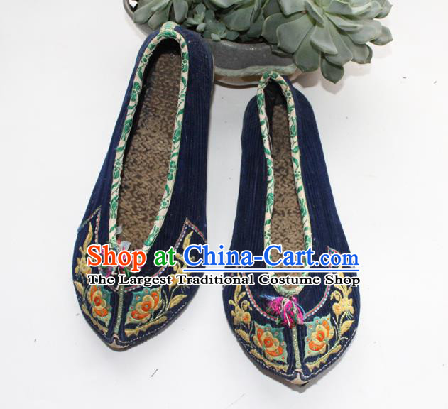 Chinese Traditional Navy Corduroy Embroidered Shoes Yi Nationality Dance Shoes Handmade Yunnan Ethnic Cloth Shoes