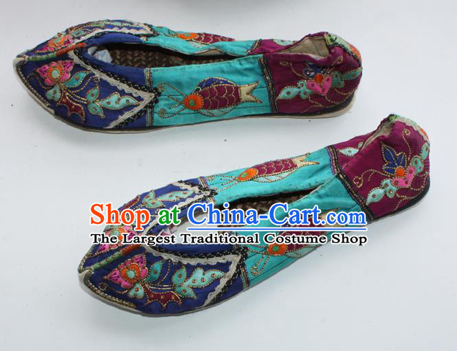 Chinese Handmade Shui Nationality Bride Shoes Yunnan Ethnic Blue Cloth Shoes Traditional Embroidered Shoes