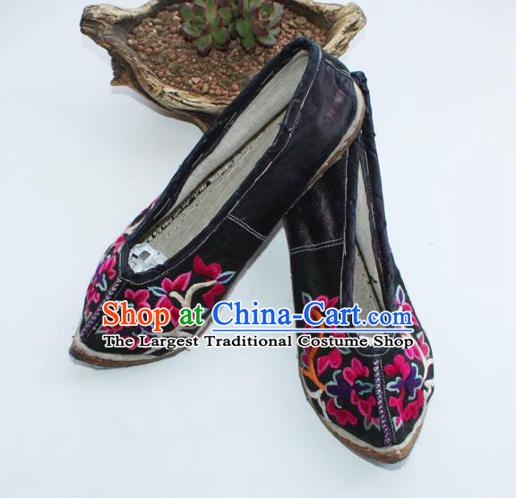 Chinese Yunnan Ethnic Shoes Traditional Black Cloth Embroidered Shoes Handmade Shui Nationality Female Shoes
