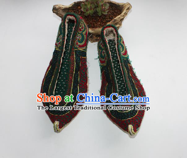 Chinese Handmade Full Embroidered Shoes Shui Nationality Shoes Yunnan Ethnic Wedding Shoes Traditional Cloth Shoes