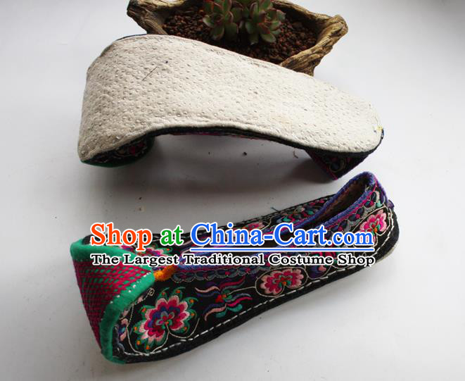 Chinese Traditional Black Cloth Shoes Handmade Full Embroidered Shoes Shui Nationality Shoes Yunnan Ethnic Court Shoes