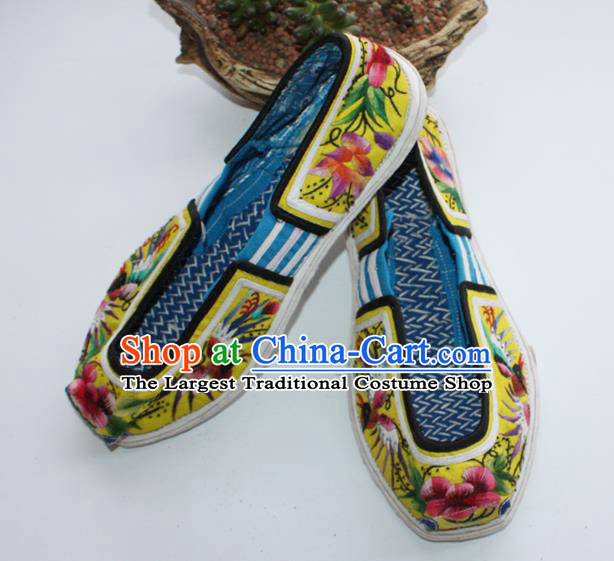 Chinese Handmade Embroidered Tiger Head Shoes Yi Nationality Shoes Yunnan Ethnic Dance Shoes Traditional Yellow Cloth Shoes