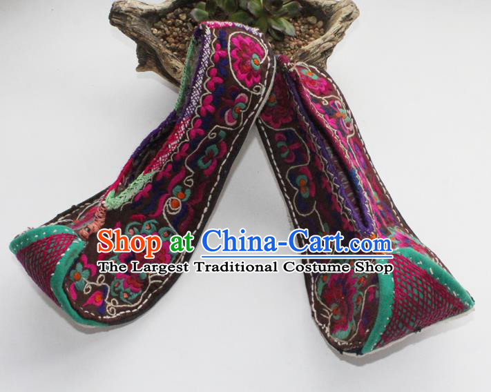 Chinese Traditional Full Embroidered Shoes Yi Nationality Folk Dance Shoes Handmade Yunnan Ethnic Wedding Shoes