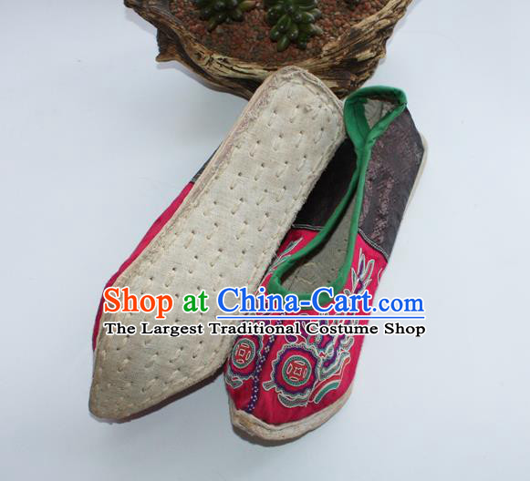 Chinese Handmade Ethnic Strong Cloth Soles Shoes Shui Nationality Embroidered Shoes Yunnan National Woman Shoes