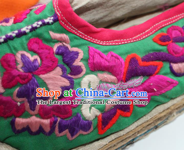Chinese Yunnan National Woman Shoes Handmade Ethnic Strong Cloth Soles Shoes Shui Nationality Green Embroidered Shoes