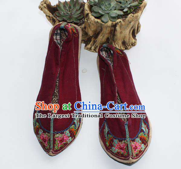 Chinese Handmade Ethnic Wine Red Cloth Shoes Yi Nationality Dance Embroidered Shoes Yunnan National Female Shoes