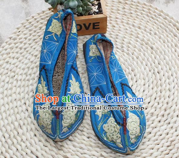 Chinese Yi Nationality Dance Shoes Yunnan National Female Shoes Handmade Ethnic Embroidered Blue Cloth Shoes