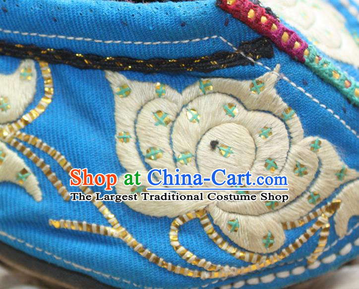 Chinese Yi Nationality Dance Shoes Yunnan National Female Shoes Handmade Ethnic Embroidered Blue Cloth Shoes