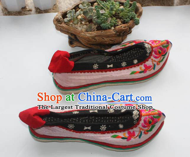 Chinese National Female Shoes Handmade Ethnic Embroidered Pink Cloth Shoes Yunnan Yi Nationality Dance Shoes