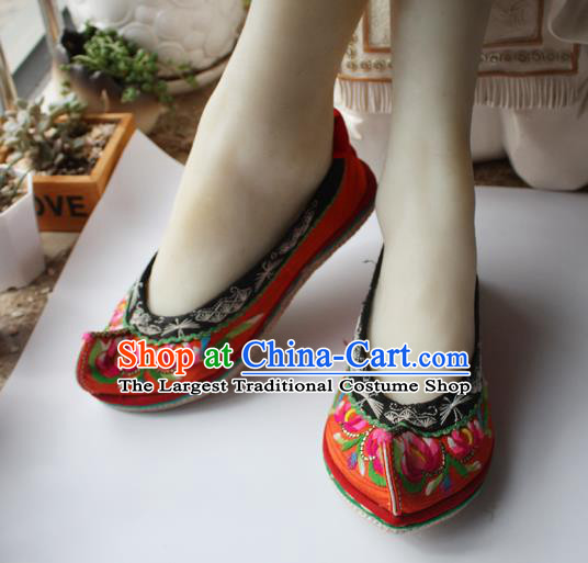 Chinese National Yunnan Dance Shoes Handmade Ethnic Orange Cloth Embroidered Shoes Yi Nationality Female Shoes