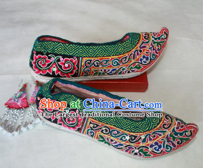 Chinese Handmade Ethnic Bride Shoes Shui Nationality Stage Performance Shoes National Yunnan Embroidered Shoes