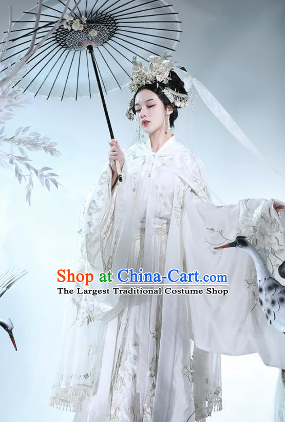 China Ancient Goddess Embroidered White Hanfu Cape Garment Jin Dynasty Court Beauty Cloak Historical Clothing