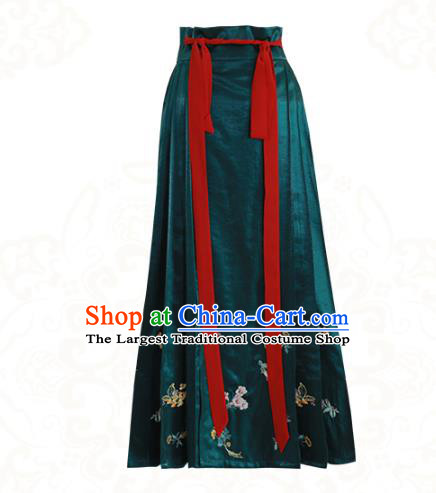 China Traditional Ming Dynasty Noble Woman Historical Clothing Ancient Princess Consort Hanfu Dress Garments