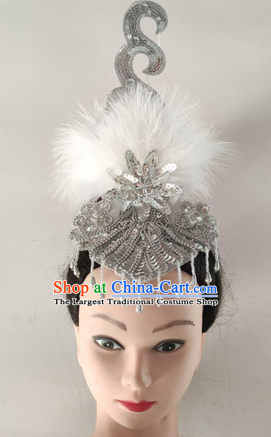 China Traditional Yangko Dance White Feather Hair Crown Woman Fan Dance Hair Accessories Folk Dance Sequins Headwear
