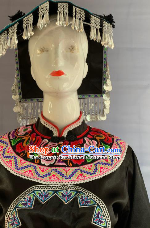 Chinese Guizhou Ethnic Garment Woman Costume Bouyei Nationality Clothing Puyi Minority Folk Dance Black Dress Uniforms and Headwear