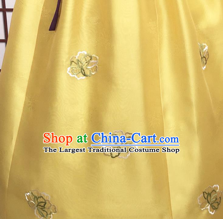 Korean Bride Fashion Clothing Embroidered Green Blouse and Yellow Dress Traditional Court Hanbok Costume Classical Wedding Garments