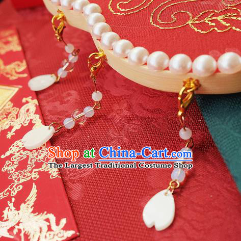 China Bride Pearls Palace Fan Classical Dance Fan Handmade Silk Plum Blossom Fan Traditional Wedding Red Fan