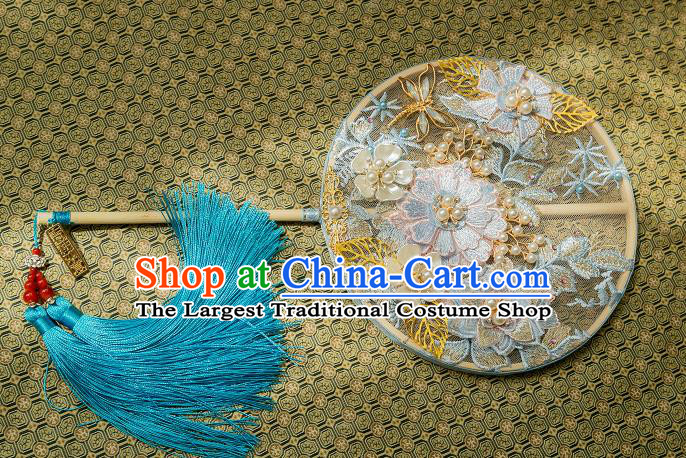 China Traditional Wedding Pearls Fan Bride Palace Fan Classical Embroidered Fan Handmade Silk Fan